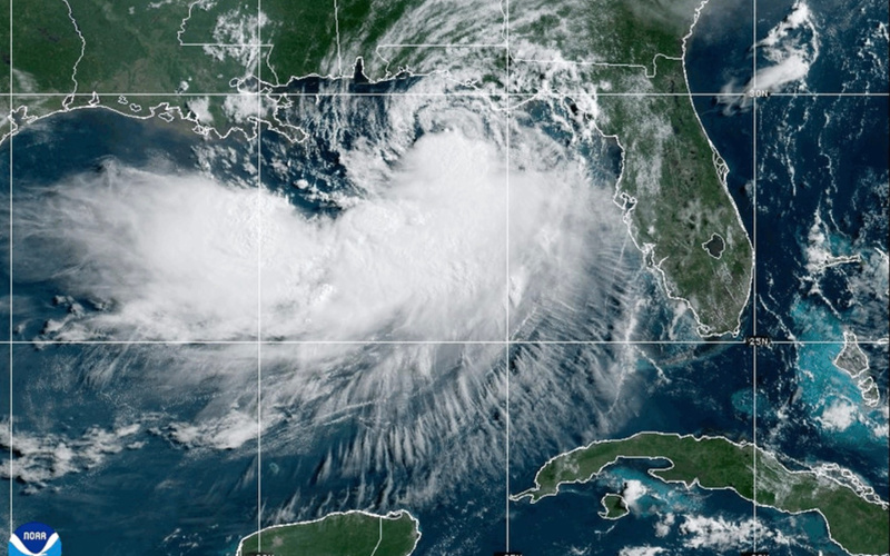 Beaches closed and sandbags filled as Tropical Storm Bertha approaches Gulf Coast