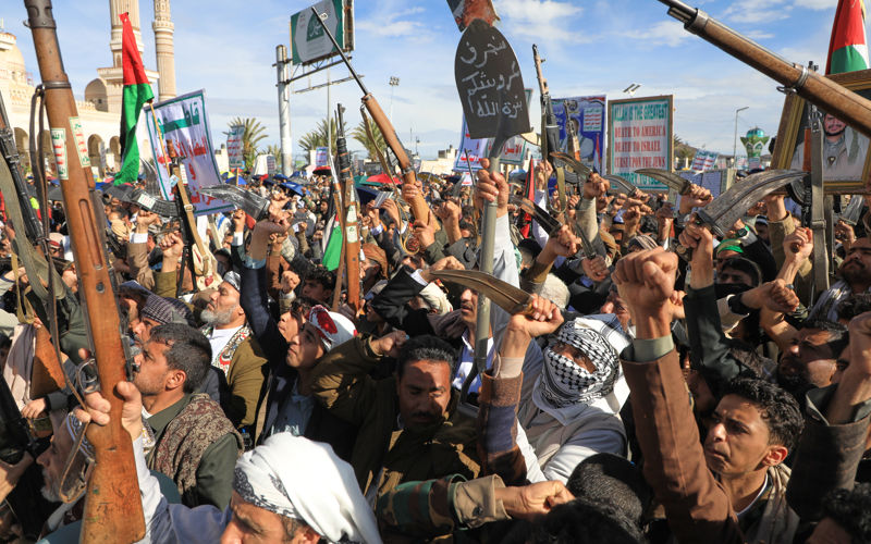 A Houthi missile attack on Israel stokes fears of renewed Red Sea shipping strikes