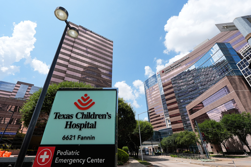 2-year-old at the center of a Texas brain-death dispute is taken off life support and dies