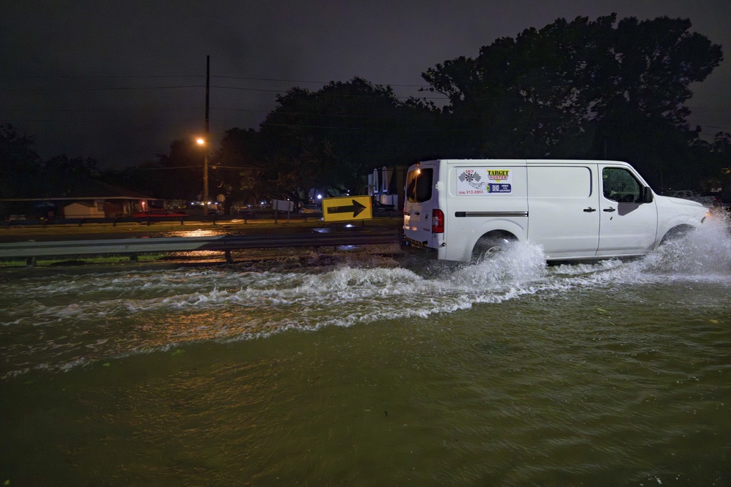 Francine weakens moving inland from the Gulf Coast