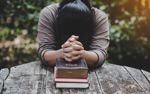 Four ways Christians can pray for Iran and its people