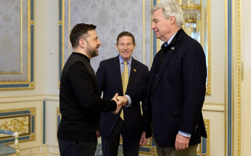 US senators visit key Ukrainian port city