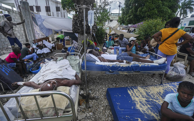 Doctor reports hard days ahead in quake-hit Haiti