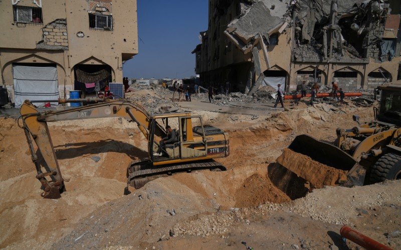 Hamas reaffirms commitment to ceasefire as delays in returning bodies fray nerves