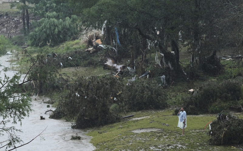 After search for survivors, relief organizations allowed to help with Texas flood