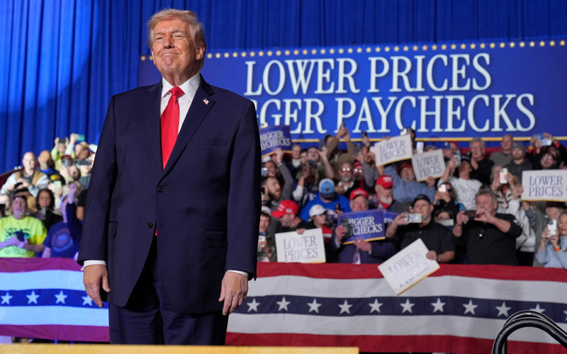 Trump visits Iowa trying to focus on affordability during fallout over Minneapolis shooting