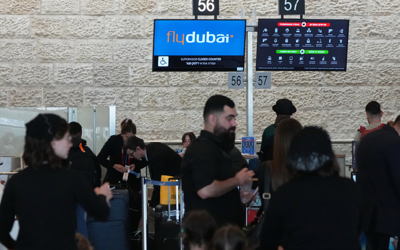 Israel says a pilot stabbed another pilot on a flight from Dubai to Tel Aviv in apparent terrorist attempt