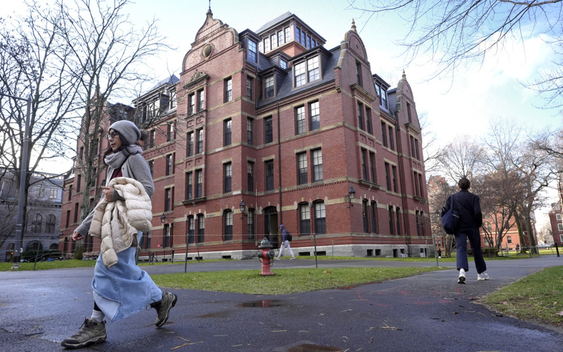 Longtime professor's critique captures Harvard's academic decline