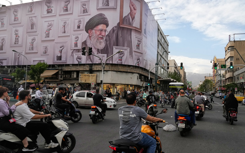 Trump says ceasefire is on 'life support' as Iran standoff deepens