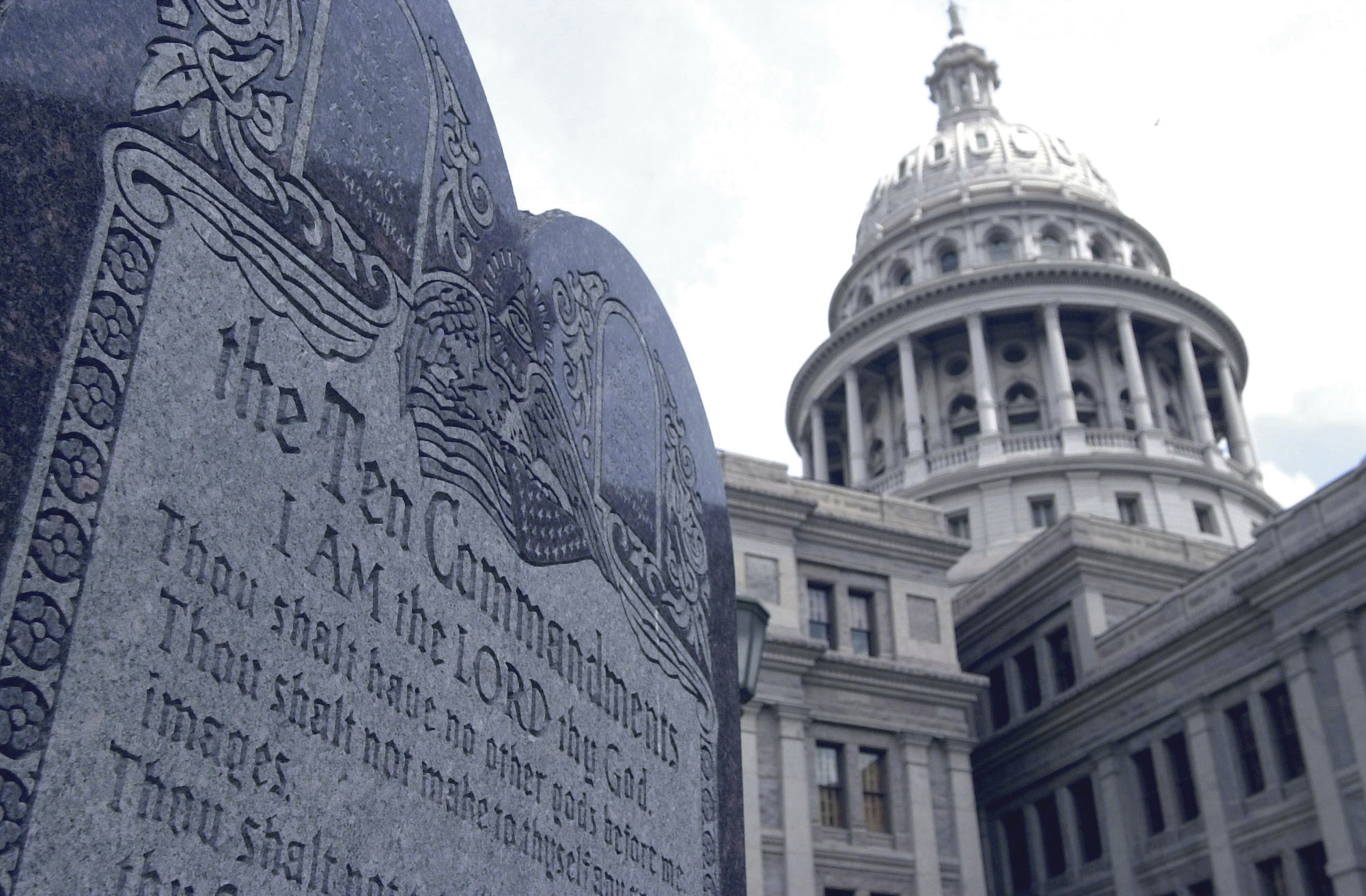 Attorneys see strong legal ground as Texas, Louisiana argue to keep Ten Commandments laws