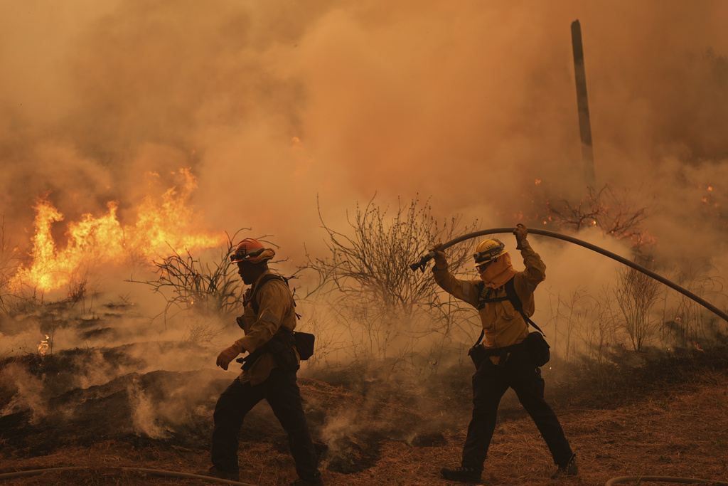Pastor says many in his congregation lost everything in Colorado fires