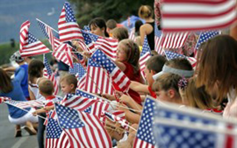 Students urged to be patriotic, ignore 'phobia' over red, white, and blue