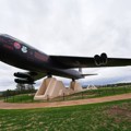 As investigation begins, retired fighter pilot praises the B-52