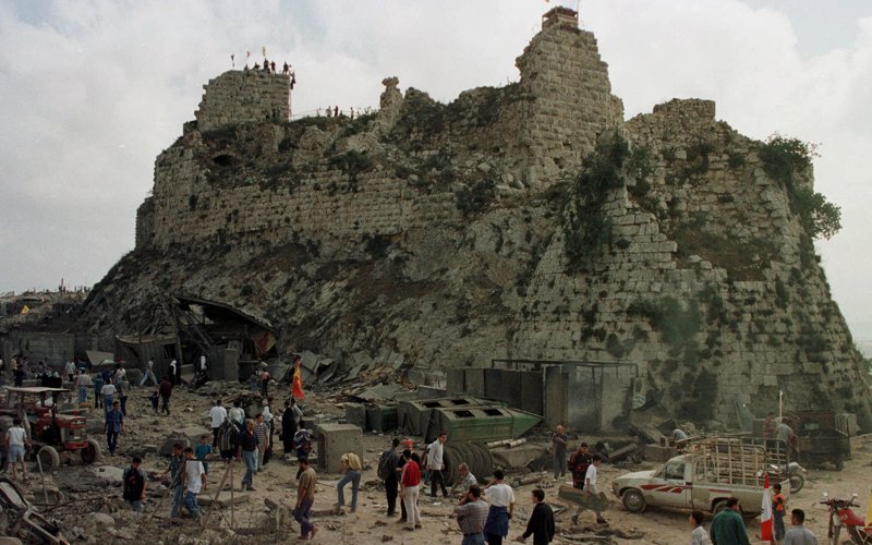 Israeli army captures strategic castle in Lebanon in deepest incursion into country in 26 years