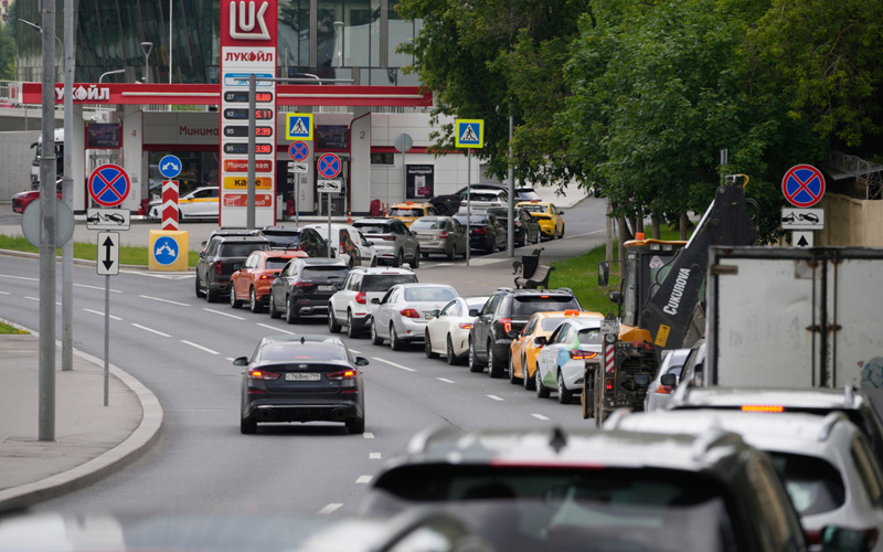 Ukrainian drone attacks on oil refineries plunge Russia into a summer fuel crisis