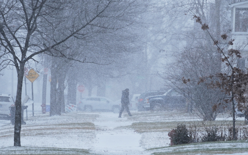 Arctic blast brings snow and wind to the Great Lakes and Northeast