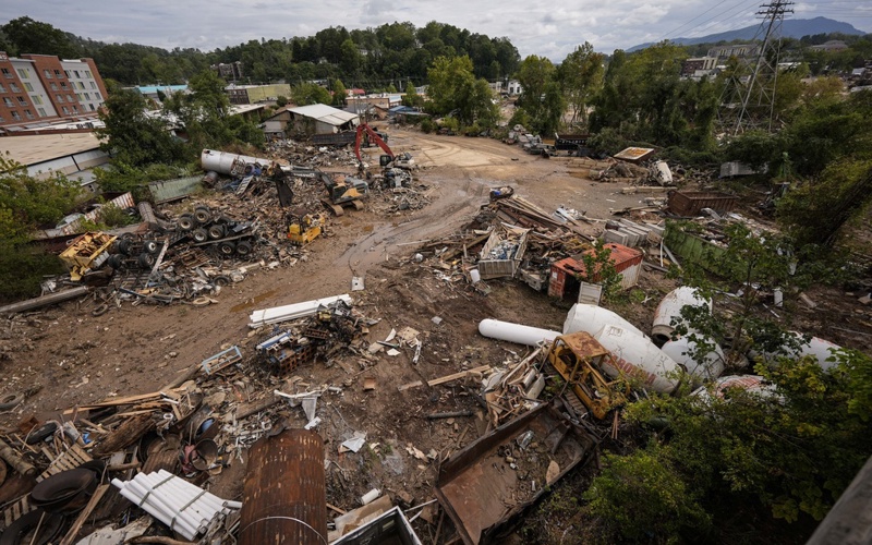 Pennsylvania Amish group helping rebuild Chimney Rock, North Carolina as need remains