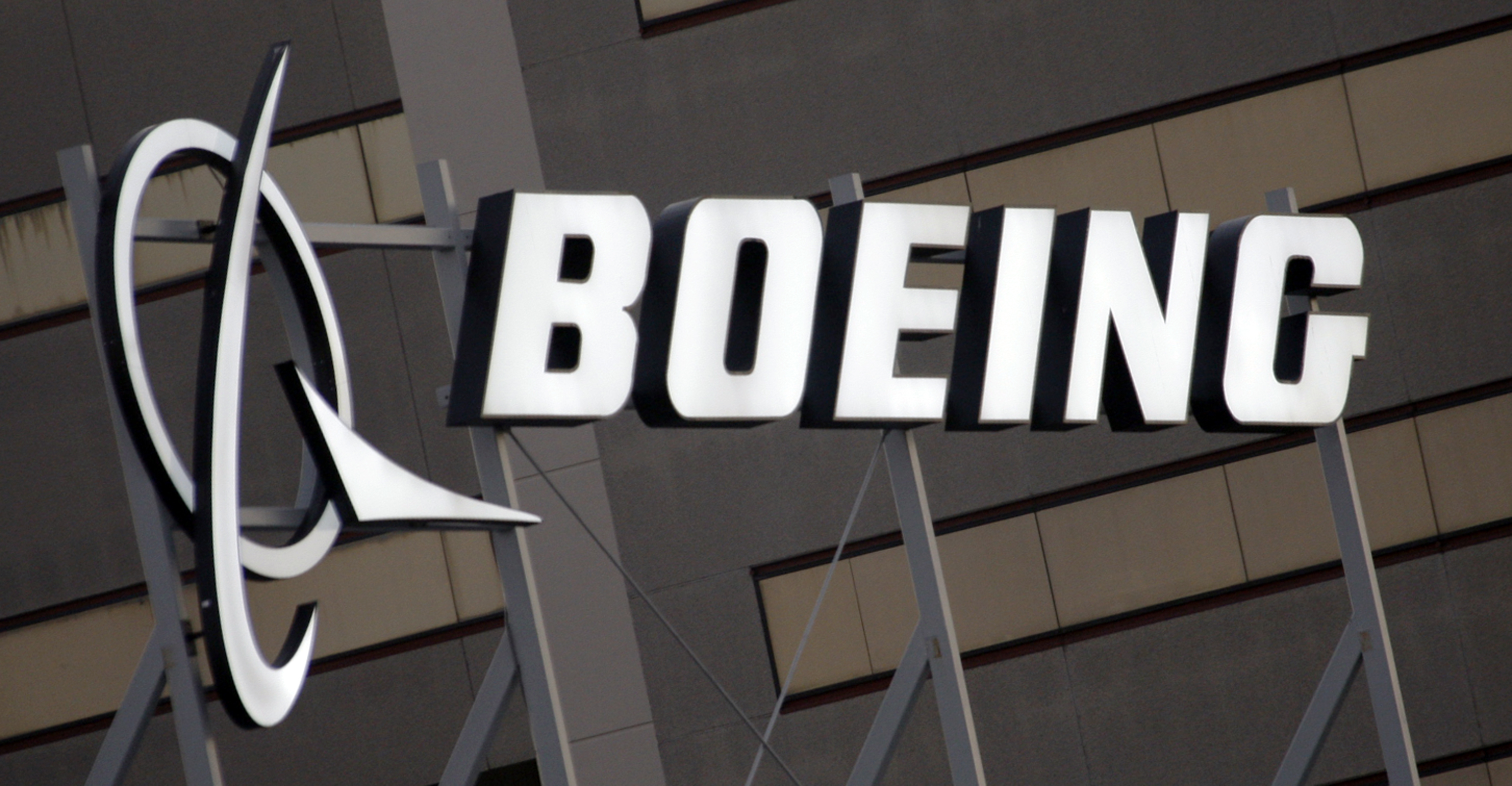 Boeing factory strike ends as workers vote to accept contract