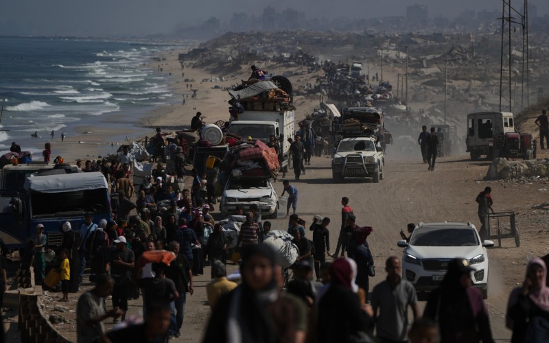 Israel pushes deeper to into Gaza in its efforts to eliminate Hamas