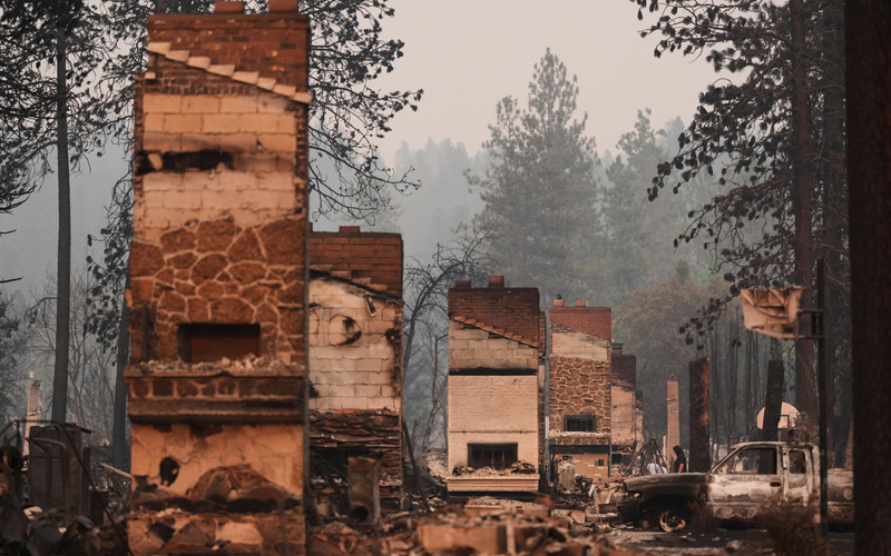 Man charged with setting Spokane's largest wildfire went to prison for killing his father