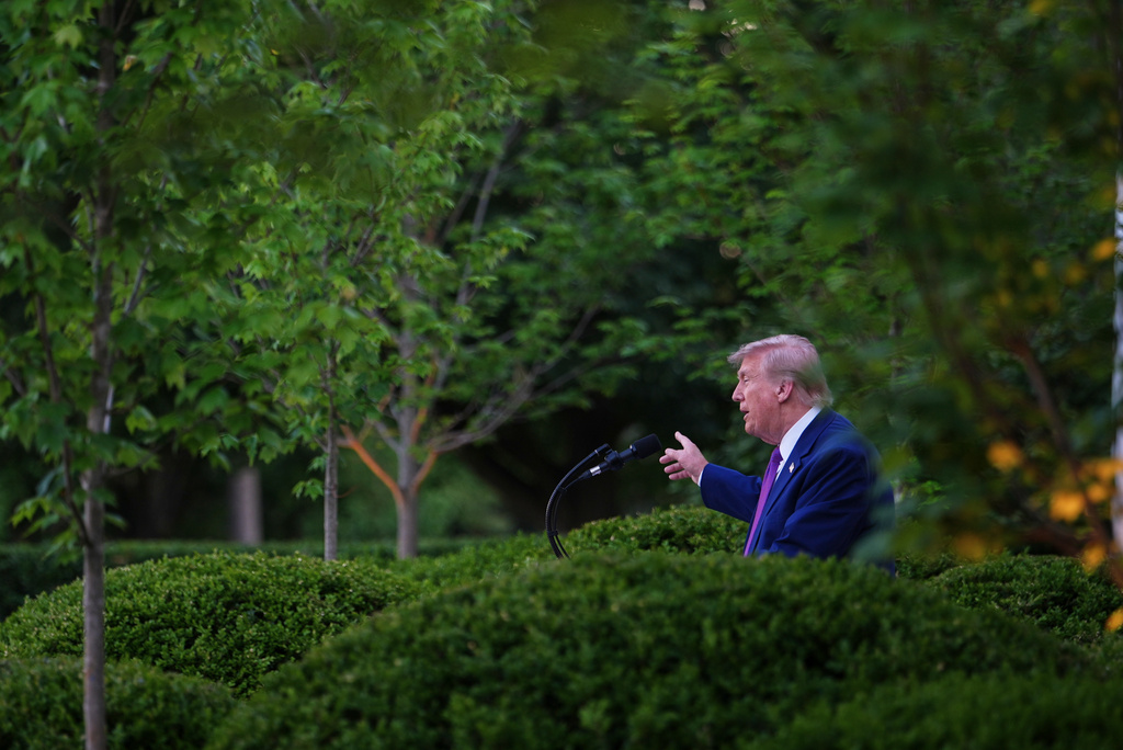 Trump heads to China for Xi meeting amidst tension over Iran