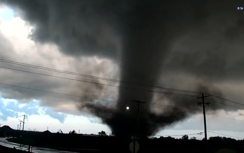 Tornado barrels through Oklahoma, damaging homes and shutting down roads