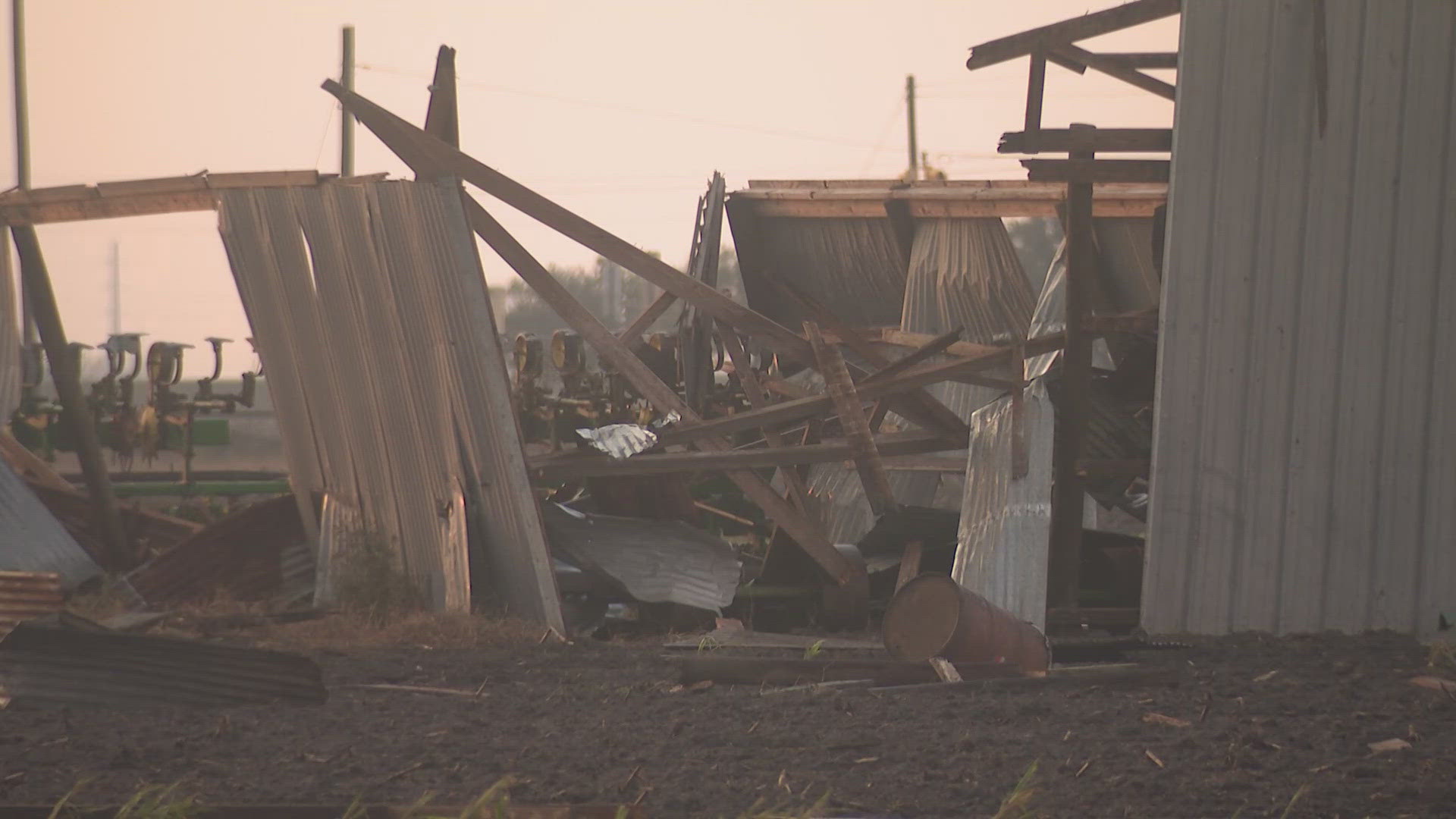 Tornadoes in Texas and Mississippi kill 2 and injure 6 as severe weather system moves east