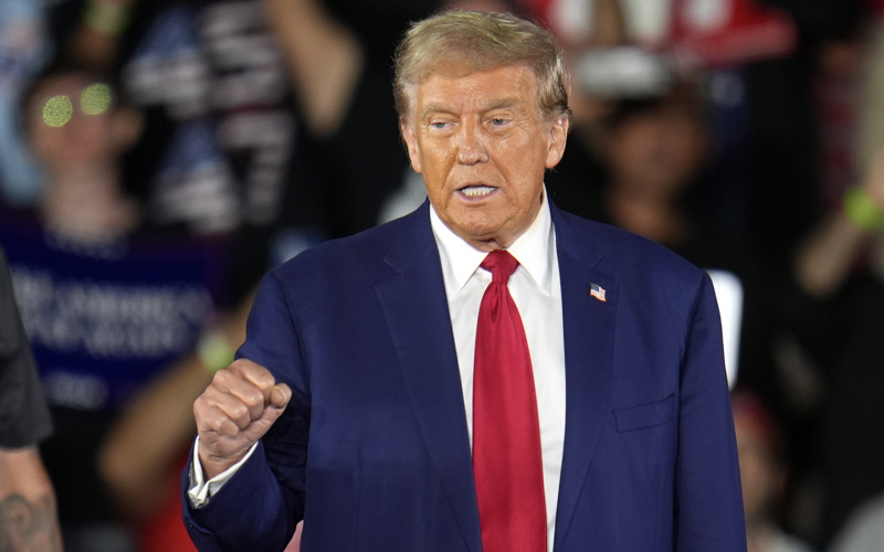 Trump visits Iowa trying to focus on affordability