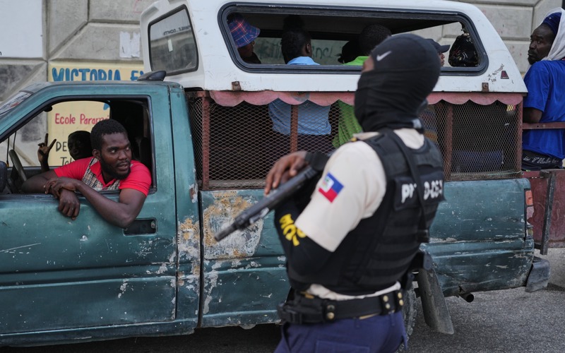 Central Haitian town descends into fire and bloodshed from gang warfare