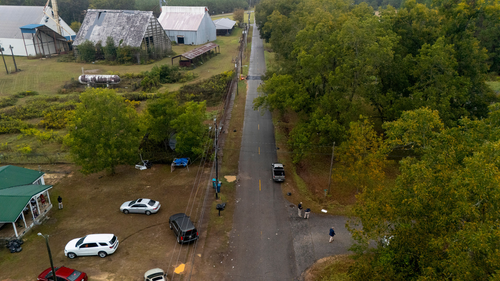 2 killed, dozens hurt as gunfire erupts at Georgia homecoming block party