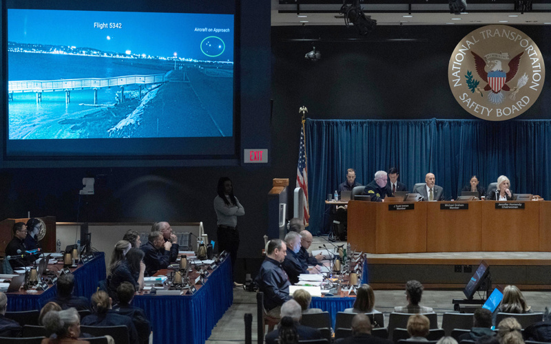 Investigator describes intense air traffic at time of deadly midair collision near DC