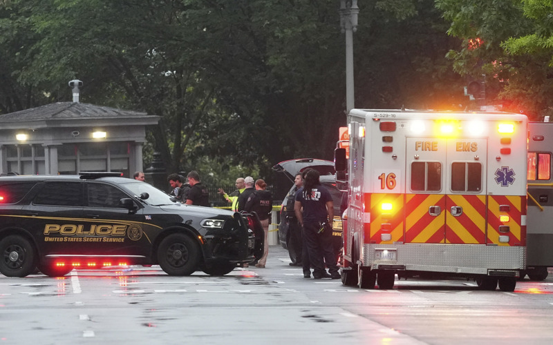Suspect dead after approaching White House checkpoint with weapon, Secret Service says