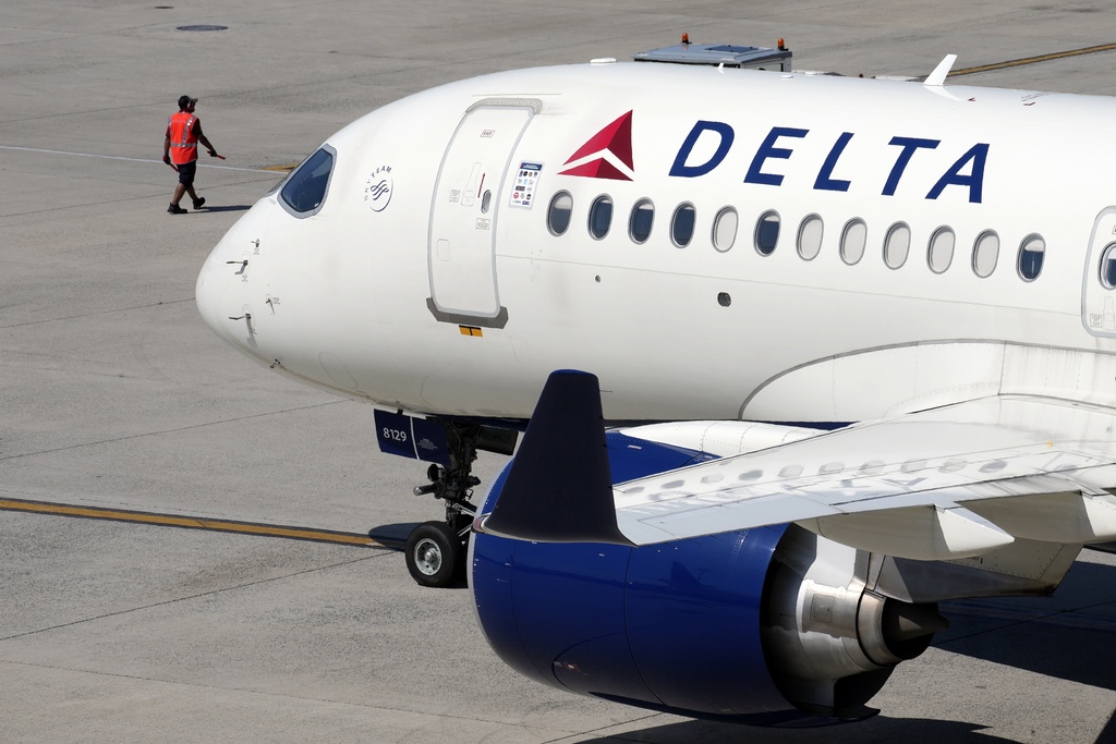 Delta rolls out 'personalized' ticket prices with AI 'analyst'