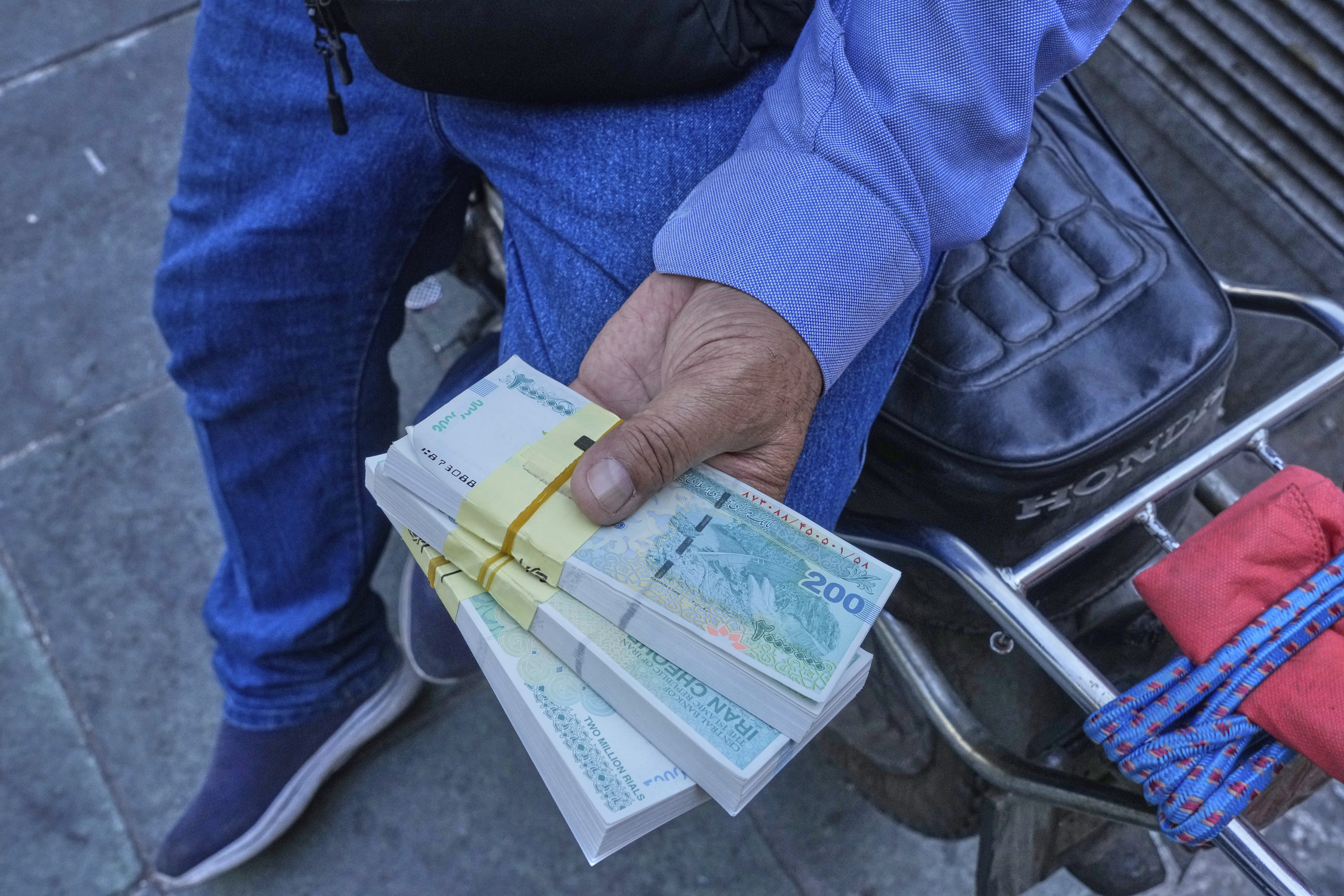 UK, France and Germany set to reimpose sanctions against Iran