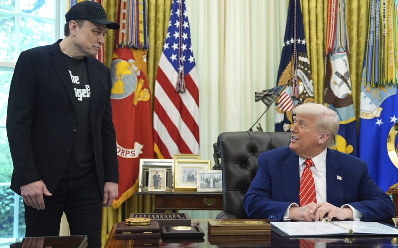 Musk steps down as spending cuts rocket up