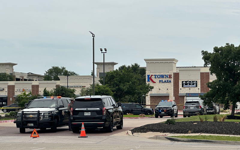 2 killed and 3 injured in shootings near a shopping mall north of Dallas, police say